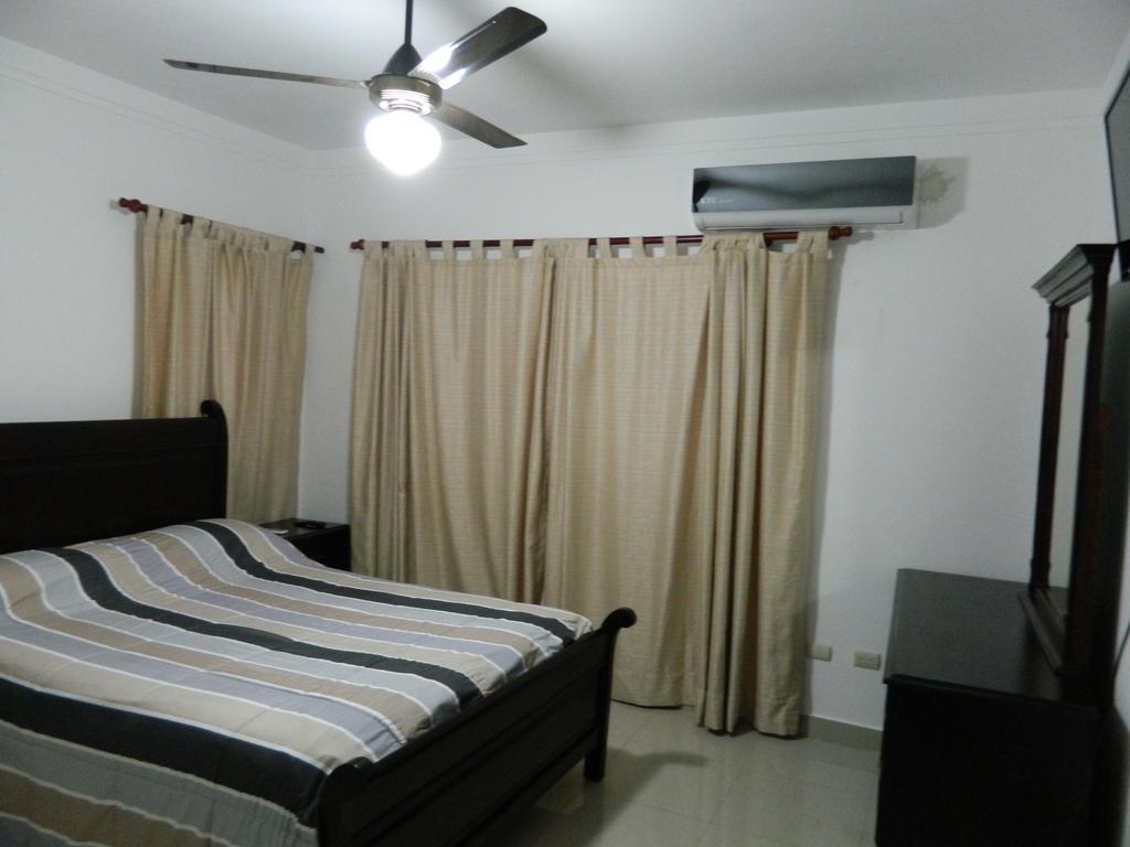 شقة Residencial Vista Del Bosque سانتياغو دي لوس كاباليروس المظهر الخارجي الصورة