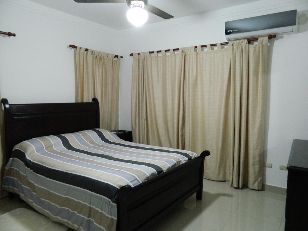 شقة Residencial Vista Del Bosque سانتياغو دي لوس كاباليروس المظهر الخارجي الصورة